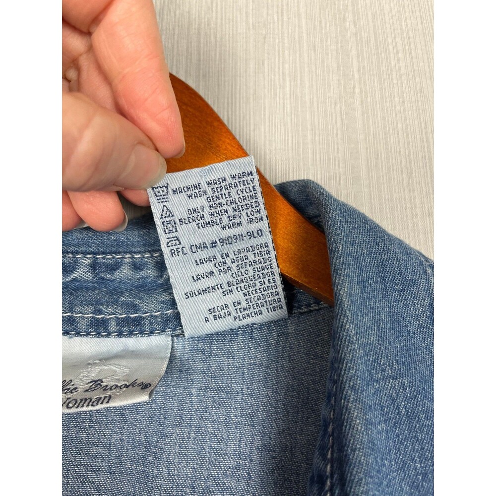 Bobbie Brooks Denim Shirt Womens 14W Blue Embroidered Button Down Cottagecore - Picture 9 of 11